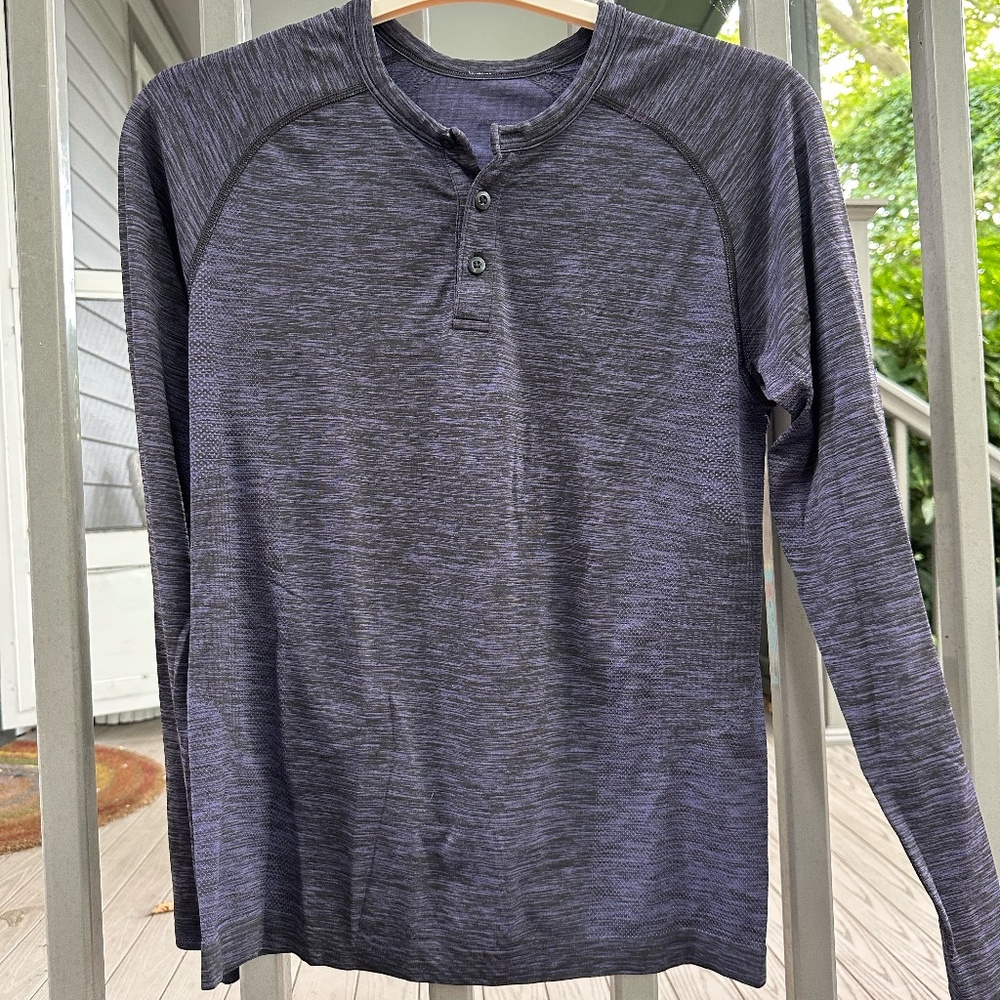 lululemon long sleeve Mens Metal Vent Tech LS purple size S